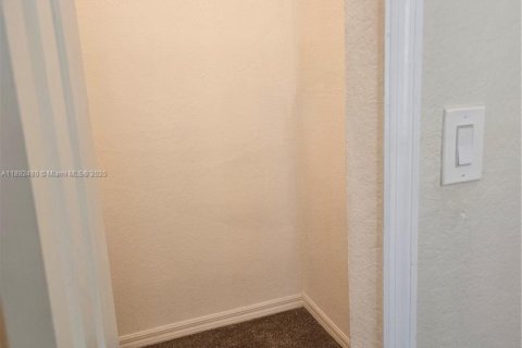 Townhouse in Miami, Florida 3 bedrooms, 134.89 sq.m. № 1946234 - photo 14