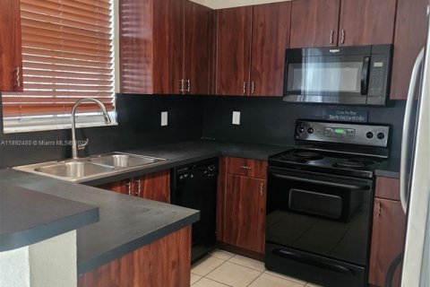 Townhouse in Miami, Florida 3 bedrooms, 134.89 sq.m. № 1946234 - photo 6