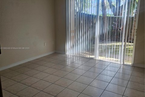 Townhouse in Miami, Florida 3 bedrooms, 134.89 sq.m. № 1946234 - photo 5