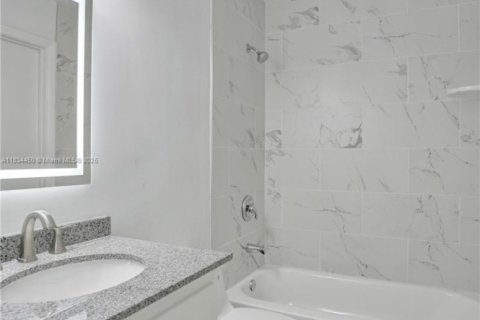 House in Coconut Creek, Florida 3 bedrooms, 122.54 sq.m. № 1817712 - photo 14