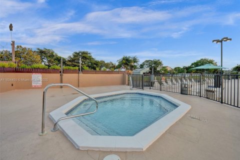 House in Coconut Creek, Florida 3 bedrooms, 122.54 sq.m. № 1817712 - photo 20
