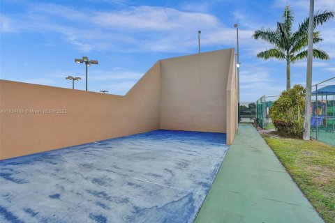 House in Coconut Creek, Florida 3 bedrooms, 122.54 sq.m. № 1817712 - photo 27
