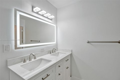 House in Coconut Creek, Florida 3 bedrooms, 122.54 sq.m. № 1817712 - photo 12