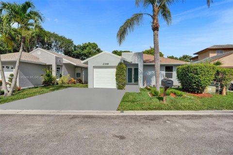 House in Coconut Creek, Florida 3 bedrooms, 122.54 sq.m. № 1817712 - photo 2