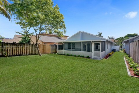House in Coconut Creek, Florida 3 bedrooms, 122.54 sq.m. № 1817712 - photo 29