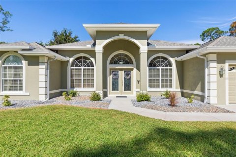 House in Palm Coast, Florida 4 bedrooms, 202.16 sq.m. № 2396424 - photo 3