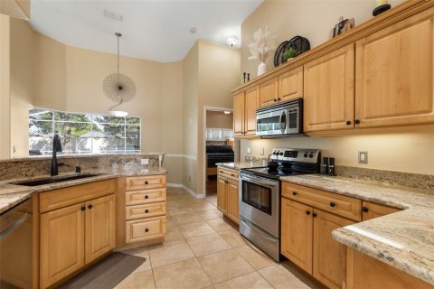 House in Palm Coast, Florida 4 bedrooms, 202.16 sq.m. № 2396424 - photo 12