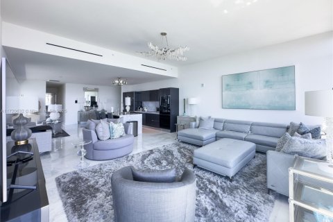 Condo in Miami, Florida, 3 bedrooms  № 1710768 - photo 23
