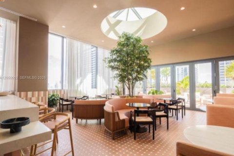 Condo in Miami, Florida № 2252119 - photo 15