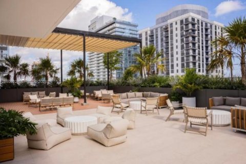 Condo in Miami, Florida № 2252119 - photo 9