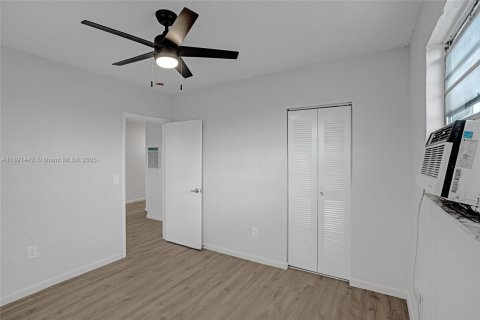 Снять в аренду квартиру в Опа-Локка, Флорида 2 спальни, 60.39м2, № 2032783 - фото 21