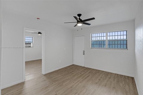 Снять в аренду квартиру в Опа-Локка, Флорида 2 спальни, 60.39м2, № 2032783 - фото 3