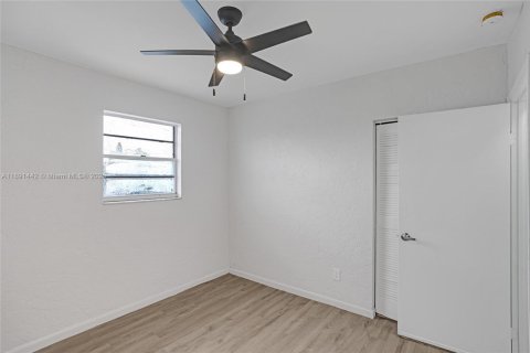 Снять в аренду квартиру в Опа-Локка, Флорида 2 спальни, 60.39м2, № 2032783 - фото 13