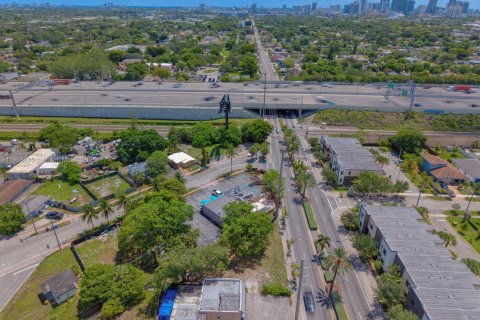 Propiedad comercial en venta en Fort Lauderdale, Florida № 1887987 - foto 17