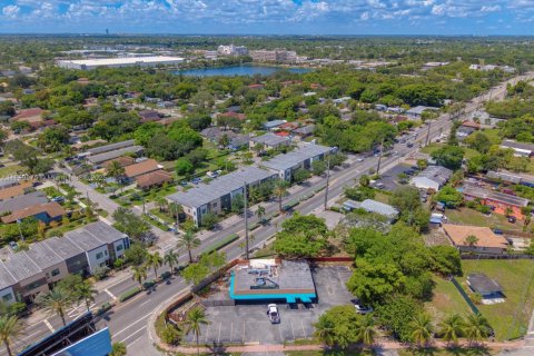 Propiedad comercial en venta en Fort Lauderdale, Florida № 1887987 - foto 6