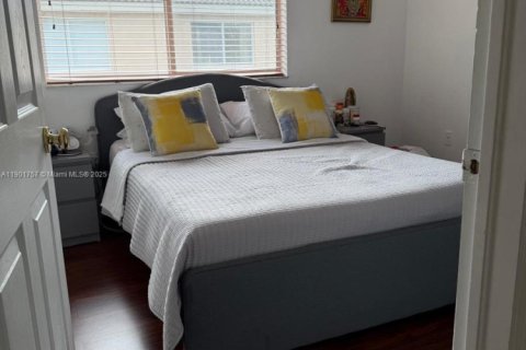Condo in Doral, Florida, 2 bedrooms  № 1953510 - photo 9