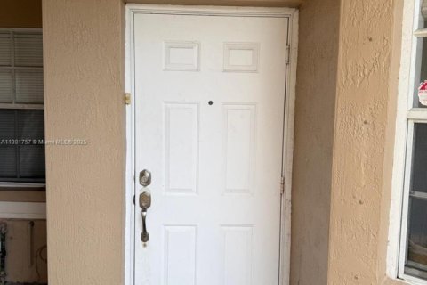Condo in Doral, Florida, 2 bedrooms  № 1953510 - photo 2