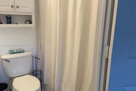Condo in Doral, Florida, 2 bedrooms  № 1953510 - photo 7