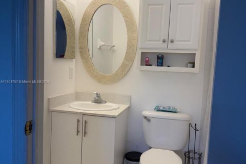 Condo in Doral, Florida, 2 bedrooms  № 1953510 - photo 3