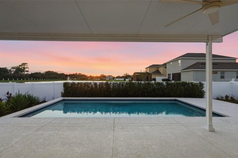 House in Sanford, Florida 3 bedrooms, 157.66 sq.m. № 2420149 - photo 2