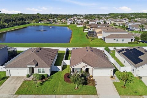 House in Sanford, Florida 3 bedrooms, 157.66 sq.m. № 2420149 - photo 19
