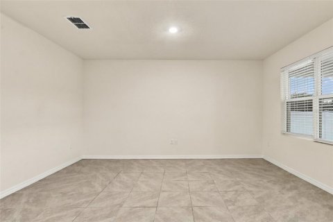 House in Sanford, Florida 3 bedrooms, 157.66 sq.m. № 2420149 - photo 24