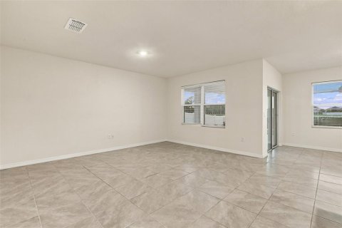 House in Sanford, Florida 3 bedrooms, 157.66 sq.m. № 2420149 - photo 26