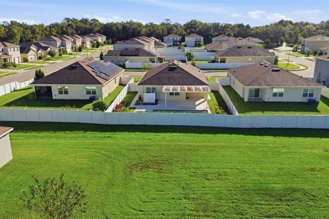 House in Sanford, Florida 3 bedrooms, 157.66 sq.m. № 2420149 - photo 17