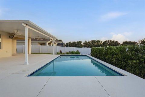 House in Sanford, Florida 3 bedrooms, 157.66 sq.m. № 2420149 - photo 10