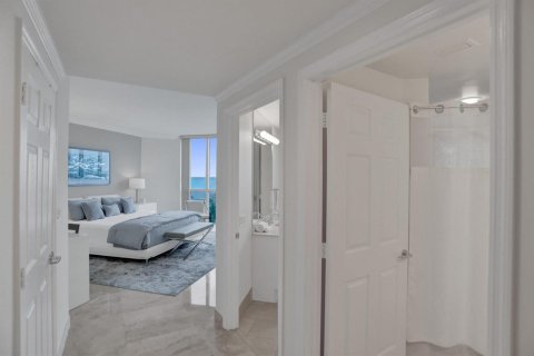 Condominio en venta en Fort Lauderdale, Florida, 3 dormitorios, 215.35 m2 № 2177612 - foto 15