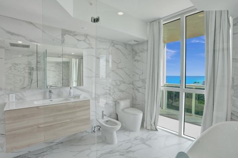 Condominio en venta en Fort Lauderdale, Florida, 3 dormitorios, 215.35 m2 № 2177612 - foto 18