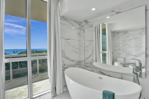 Condominio en venta en Fort Lauderdale, Florida, 3 dormitorios, 215.35 m2 № 2177612 - foto 17