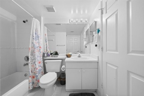 Condominio en venta en Davie, Florida, 2 dormitorios, 104.42 m2 № 1735816 - foto 17
