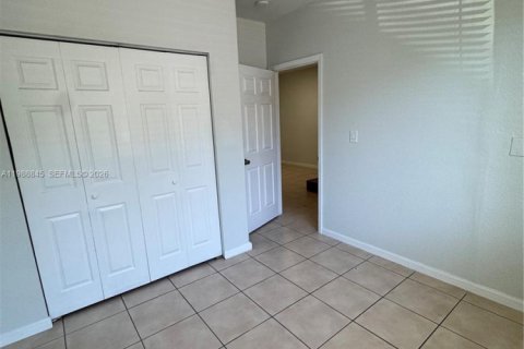 Купить виллу или дом в Хомстед, Флорида 4 спальни, 132.2м2, № 2051086 - фото 12