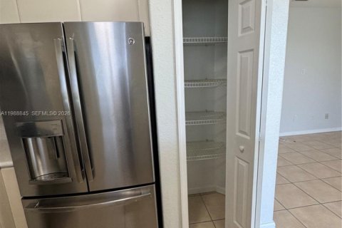 Купить виллу или дом в Хомстед, Флорида 4 спальни, 132.2м2, № 2051086 - фото 7