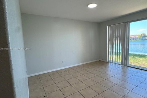 Купить виллу или дом в Хомстед, Флорида 4 спальни, 132.2м2, № 2051086 - фото 6