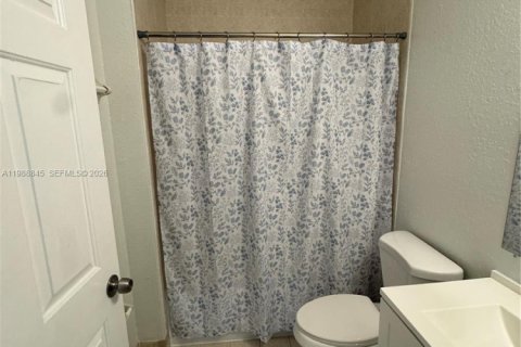 Купить виллу или дом в Хомстед, Флорида 4 спальни, 132.2м2, № 2051086 - фото 18