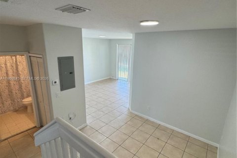 Купить виллу или дом в Хомстед, Флорида 4 спальни, 132.2м2, № 2051086 - фото 17