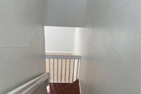 Купить виллу или дом в Хомстед, Флорида 4 спальни, 132.2м2, № 2051086 - фото 23