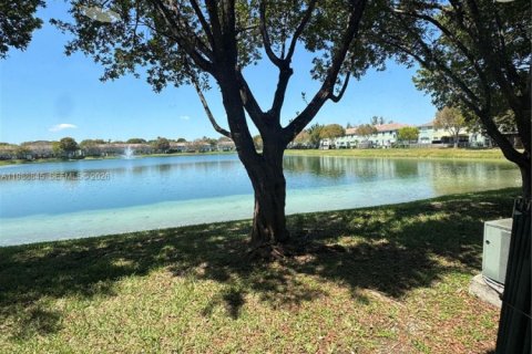 Купить виллу или дом в Хомстед, Флорида 4 спальни, 132.2м2, № 2051086 - фото 4