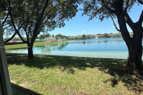 Дом в Хомстед, Флорида 4 спальни, 132.2м2 № 2051086