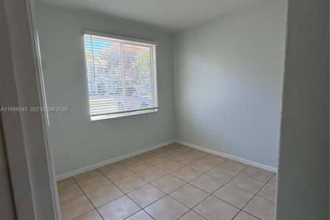 Купить виллу или дом в Хомстед, Флорида 4 спальни, 132.2м2, № 2051086 - фото 11