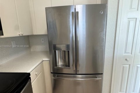 Купить виллу или дом в Хомстед, Флорида 4 спальни, 132.2м2, № 2051086 - фото 9