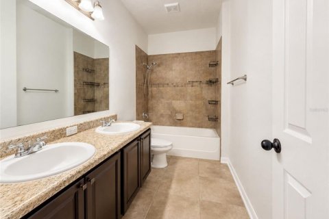 Villa ou maison à louer à Kissimmee, Floride: 3 chambres, 185.8 m2 № 2386622 - photo 30