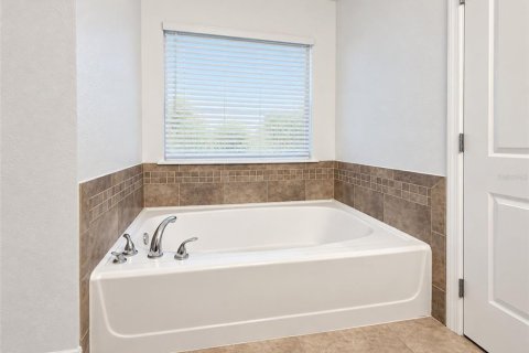 Villa ou maison à louer à Kissimmee, Floride: 3 chambres, 185.8 m2 № 2386622 - photo 25