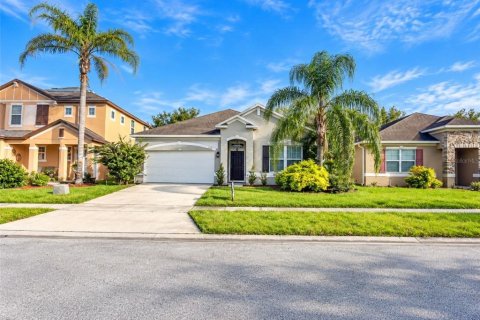 Villa ou maison à louer à Kissimmee, Floride: 3 chambres, 185.8 m2 № 2386622 - photo 3
