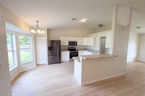 Villa ou maison à vendre à Palm Bay, Floride: 3 chambres, 123.84 m2 № 2398808 - photo 2