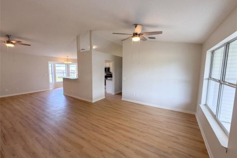 Villa ou maison à vendre à Palm Bay, Floride: 3 chambres, 123.84 m2 № 2398808 - photo 11