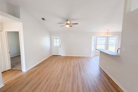 Villa ou maison à vendre à Palm Bay, Floride: 3 chambres, 123.84 m2 № 2398808 - photo 3