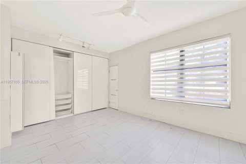 Condominio en alquiler en Miami Beach, Florida, 2 dormitorios, 73.39 m2 № 2011214 - foto 14